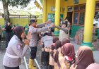 Polisi-Gelar-Trauma-Healing-dan-Berbagi-Snack-untuk-Pelajar-Terdampak-Erupsi-Gunung-Semeru