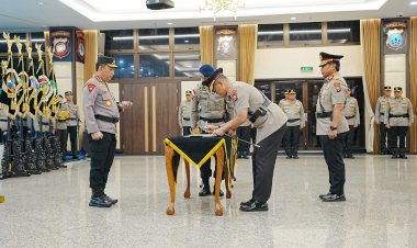 Kapolri-Lantik-Irjen-Pol-Drs-Imam-Sugianto,M.Si-Sebagai-Kapolda-Jawa-Timur