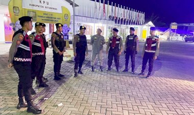 Tahapan-Pemilu-2024-Polres-Situbondo-Siagakan-Personel-Pengamanan-di-Kantor-KPU