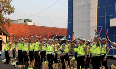 Pastikan-Kesiapan-OMB-Semeru-2023/2024-Polres-Bojonegoro-Cek-Perlengkapan-Personel-dan-Ranmor