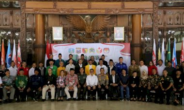 Deklarasi-Pemilu-Damai,-Kapolres-Tulungagung-:-TNI-dan-POLRI-Akan-Menjaga-Netralitas