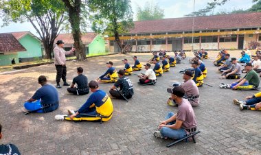 Tingkatkan-Skill-Pam-Swakarsa,-Polresta-Malang-Kota-Berikan-Pembinaan-dan-Pelatihan-Satpam