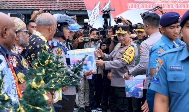 Wujudkan-Pemilu-Damai,-Panglima-TNI-dan-Kapolri-Gelar-Kegiatan-Bhakti-Sosial-dan-Bhakti-Kesehatan