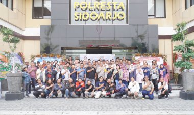 Jelang-Nataru-dan-Pemilu-2024,-Kapolresta-Sidoarjo-Silaturahmi-dengan-Wartawan