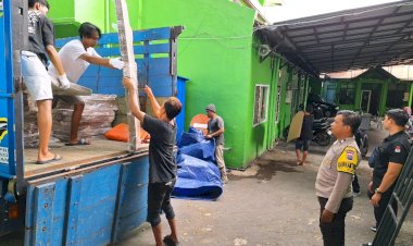 Polresta-Malang-Kota-Lakukan-Pengamanan-Pendistribusian-9.808-Bilik-Suara