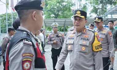 Ratusan-Personel-Diterjunkan,-Polrestabes-Surabaya-Jamin-Keamanan-Pleno-Rekapitulasi-Suara-Tingkat-Kota