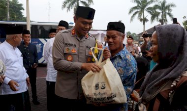 Antusias-Ribuan-Warga-Serbu-Pasar-Sembako-Murah-di-Polres-Malang-Jelang-Ramadhan