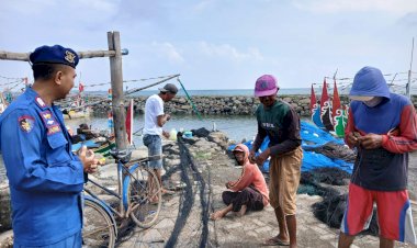 Cegah-Laka-Laut-Satpaolairud-Polres-Situbondo-Himbau-Nelayan-Tingkatkan-Kewaspadaan