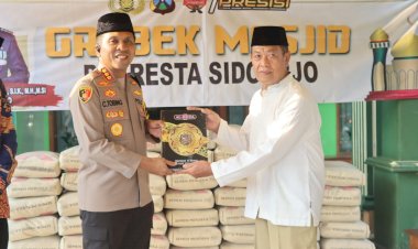 Ramadhan-Berbagi,-Polresta-Sidoarjo-Bantu-Renovasi-Mushola
