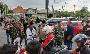 Forkopimka-Tanggulangin-Gandeng-Perguruan-Silat-dan-Suporter-Bola-Bagikan-Takjil