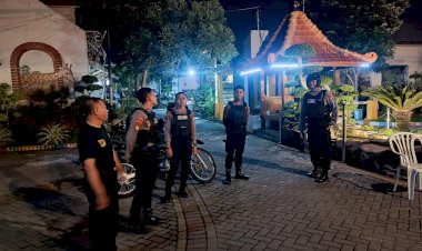 Satgas-Preventif-Ops-Ketupat-Semeru-2024-Polres-Lamongan-Optimalkan-Patroli-Rumah-Warga-yang-Ditinggal-Mudik