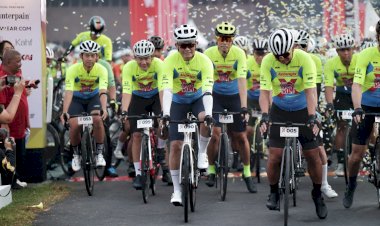 *Kapolda-Jatim-Bersama-Ribuan-Pesepeda-dari-17-Negara-Ikuti-Bromo-KOM-X-2024*