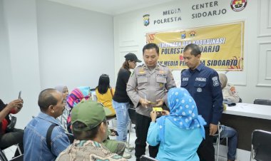 Sambut-73-Tahun-Humas-Polri,-Polresta-Sidoarjo-Gelar-Bakti-Kesehatan-Bagi-Wartawan