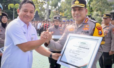 Perhutani-Divre-Jatim-Beri-Penghargaan-Polresta-Banyuwangi-sebagai-Pelopor-Pemberantasan-Illegal-Logging