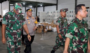 Kapolres-Tanjungperak-Bersama-Forkopimda-Cek-Gudang-KPU-Jelang-Coblosan-Pilkada-2024