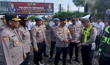 Jelang-Pengamanan-Tahun-Baru,-Wakapolesta-Sidoarjo-Cek-Kedisiplinan-Anggota