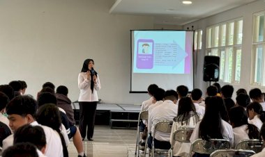 Kanit-PPA-Satreskrim-Polresta-Sidoarjo-Edukasi-Bahaya-Perundungan-ke-Pelajar