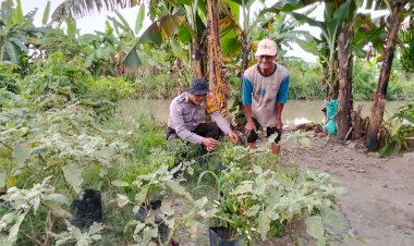 Polisi-Ajak-Warga-Balongbendo-Kelola-Lahan-Kosong