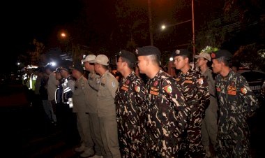 Polres-Tuban-Gandeng-Brimob-Polda-Jatim-dan-Pemkab-Patroli-Skala-Besar-Pastikan-Bumi-Wali-Kondusif