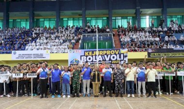 Kapolresta-Banyuwangi-Buka-Kejurprov-Bola-Voli-U-19-Jawa-Timur-2025-di-GOR-Tawang-Alun