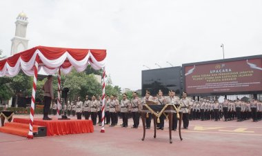 Kapolresta-Sidoarjo-Pimpin-Sertijab-Pejabat-Utama-dan-Kapolsek-Jajaran
