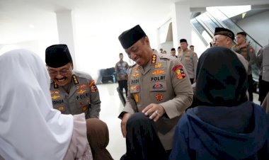 Revitalisasi-Masjid-Panggilan-Sujud,-Wakapolri-Berbagi-Kebahagiaan-Bersama-Anak-Anak-Yatim