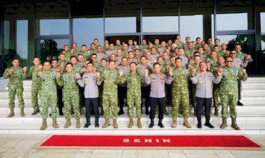 Kapolri-Perkuat-Soliditas-TNI-Polri-Lewat-Silaturahmi-dengan-Panglima-TNI-di-Mabes-TNI