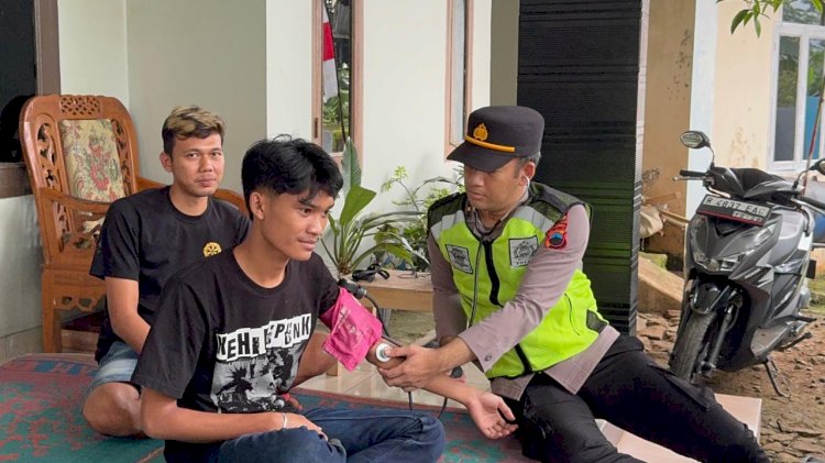Tanggap Bencana, Polres Purbalingga Gerak Cepat Berikan Bantuan dan Layanan Kesehatan Gratis di Desa Maribaya