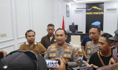 Polres-Lumajang-Amankan-10-Terduga-Pelaku-Penganiayaan-Kepala-Desa-Pakel