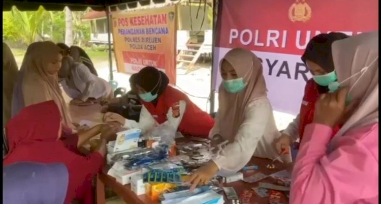 Polri Hadir untuk Kemanusiaan, Pengungsi Banjir di Bireuen Terima Layanan Kesehatan Gratis