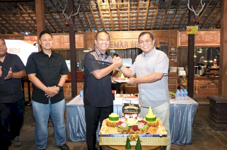 Polres Tulungagung Gelar Piramida Peringati Hari Pers Nasional 2026